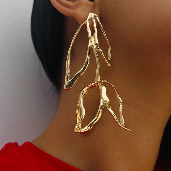 Gold Flower Tulip Earrings - Picture 4 of 4